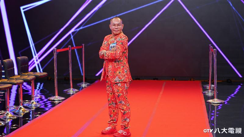 身價百億的吊車大王胡漢龑。(圖/八大提供)