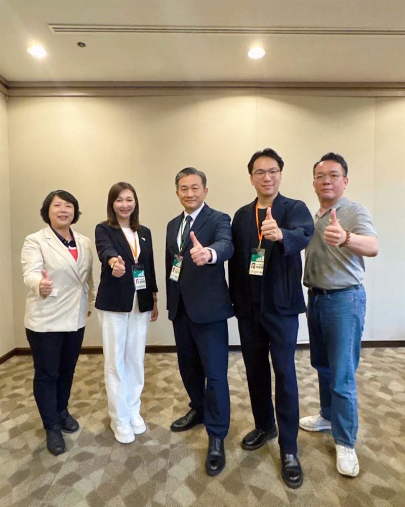 民進黨中常委選舉開票前,王定宇透過臉書表示,湧言會持林智鴻擔任中常委(圖/翻攝自王定宇臉書)