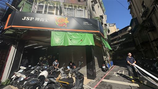 新／板橋公寓竄火　救出1男命危送醫