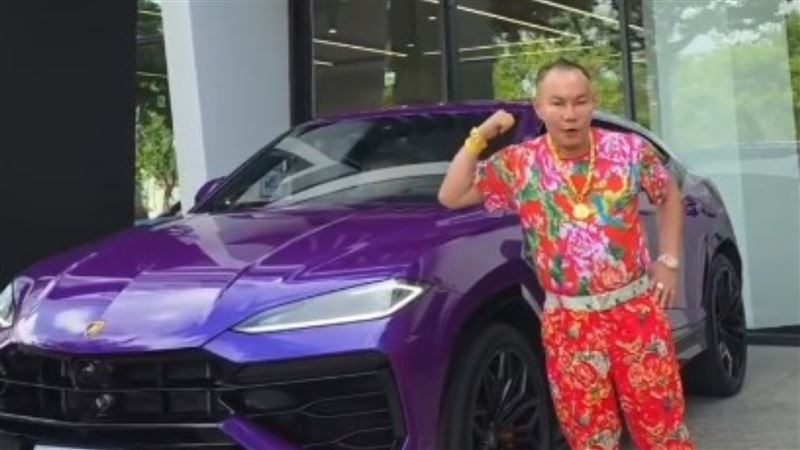 吊車大王下訂「明年生日禮」!真實年齡驚呆網:狀態也太好了吧(圖/翻攝自Threads @huboss888)