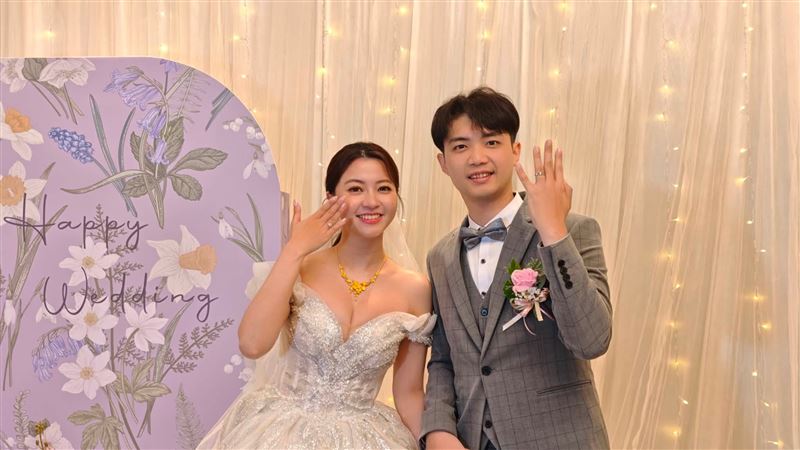 黑面的大女兒外型亮眼。(圖/翻攝自黑面臉書)