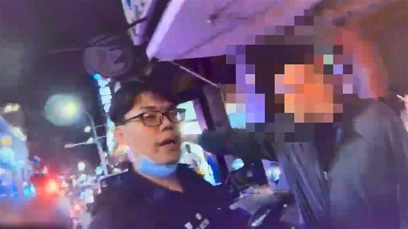見義勇為的網咖店長。(圖/翻攝畫面)