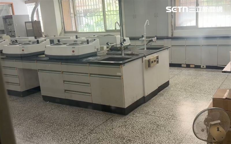 中興大學2名研究生,在實驗過程中疑似吸入過多氮氣引發身體不適。(圖/翻攝畫面)