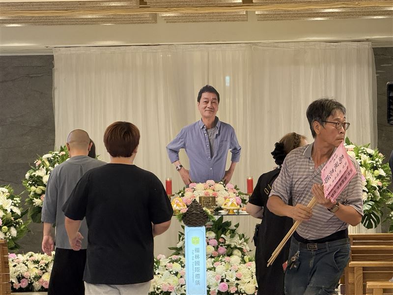 周麟告別式。(圖/記者鄭孟晃攝影)