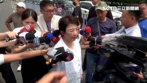 被問台中毒油破口　盧秀燕秒離場眾人傻眼