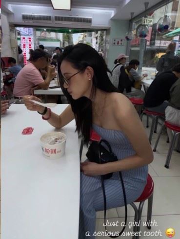 已故麗新集團創辦人林百欣孫女林恬兒,近日現身台北東區知名老字號「東區粉圓」。(圖/翻攝自emilylam.ho IG)