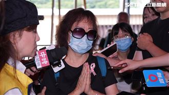 周麟大姊主持告別式淚崩　恬娃現靈前致歉