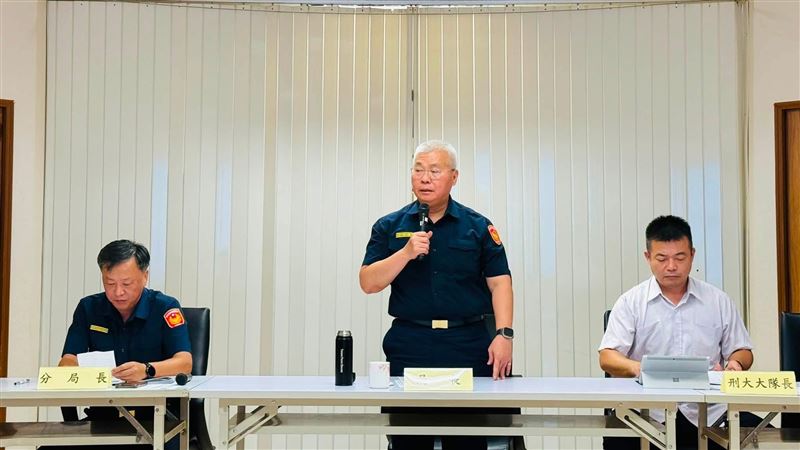 警察局長方仰寧親自坐鎮,新北三峽及樹林地區連續3天執行威力掃蕩與擴大臨檢。(圖/翻攝畫面)