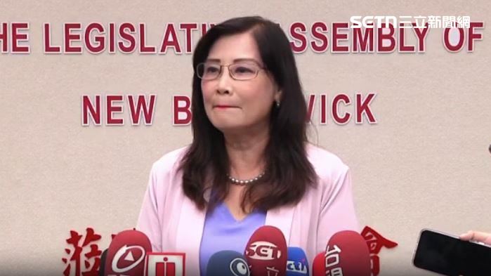 國民黨議員秦慧珠叫陣王世堅,說要對賭100萬
