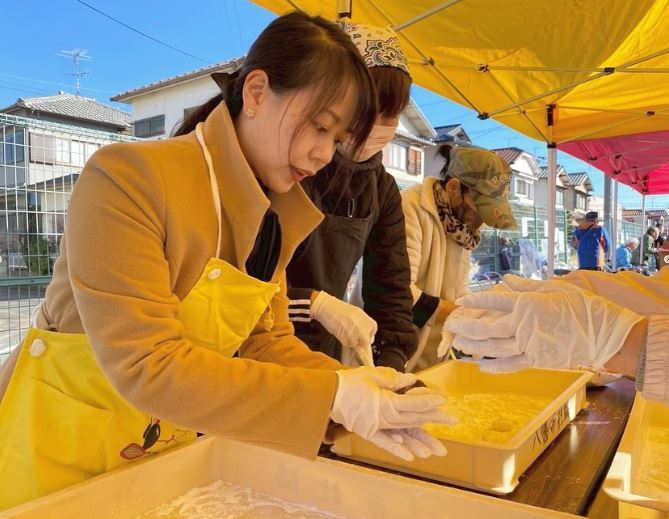 京都府八幡市35歲的「最美市長」川田翔子,請了16周產假竟掀起全球關注。(圖/翻攝自川田翔子IG)