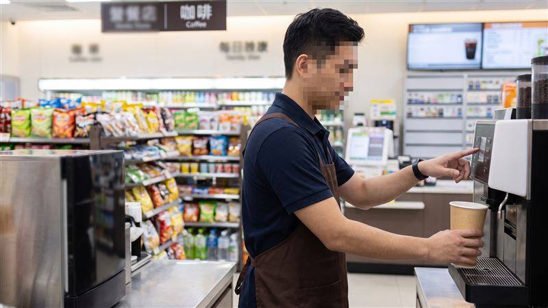 喝6杯咖啡害超商虧270元…店員觸犯1重罪