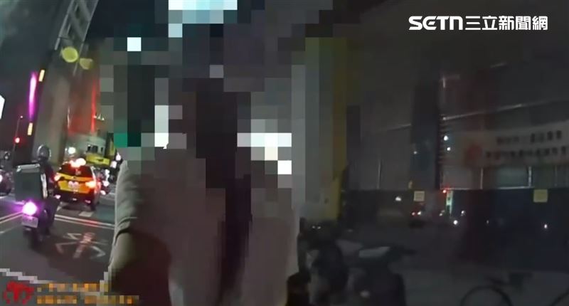 新北市三重警方攔查,意外發現林男竟是毒品通緝犯,且唾液快篩呈安非他命陽性反應。(圖/翻攝畫面)