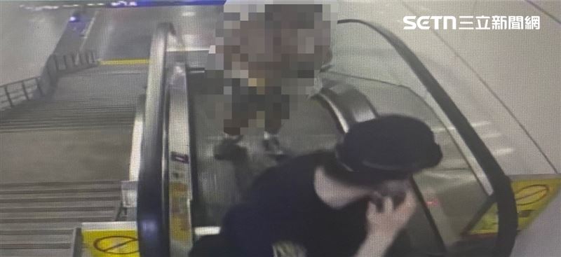 七堵站鐵警登上1274次區間車協尋失蹤人口,最後在松山車站尋獲27歲林姓女子。(圖/翻攝畫面)