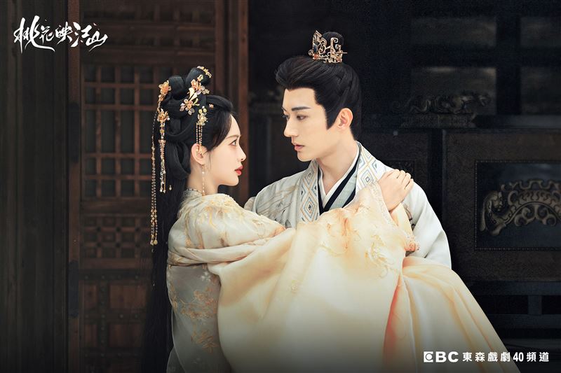 劉學義(右)、孟子義(左)雙強鬥智狂吸睛,上演古裝版《史密斯夫婦》對決。(圖/東森提供)