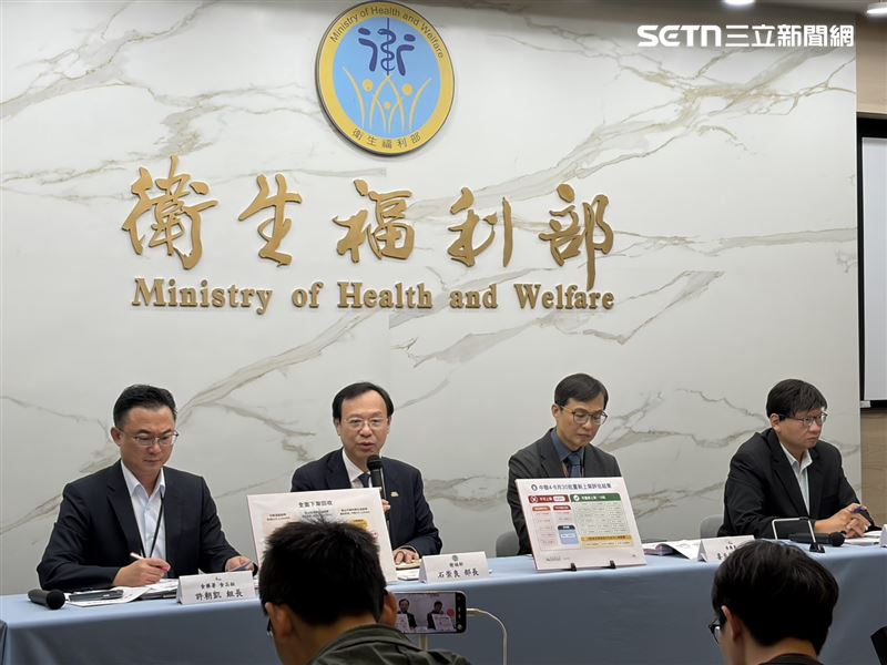 石崇良宣佈,未來遇重大事件成立「食安指揮中心」將入法。(圖/記者簡浩正攝影)