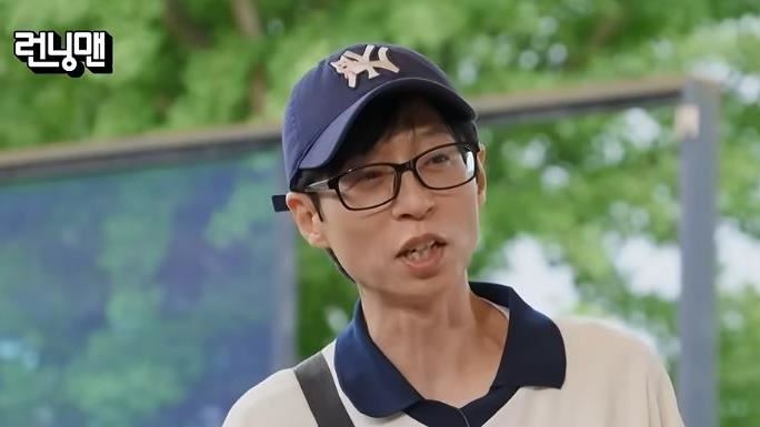 劉在錫透露,自己平常習慣早上6點起床、晚上10點入睡。(圖/翻攝自 런닝맨 - 스브스 공식 채널)
