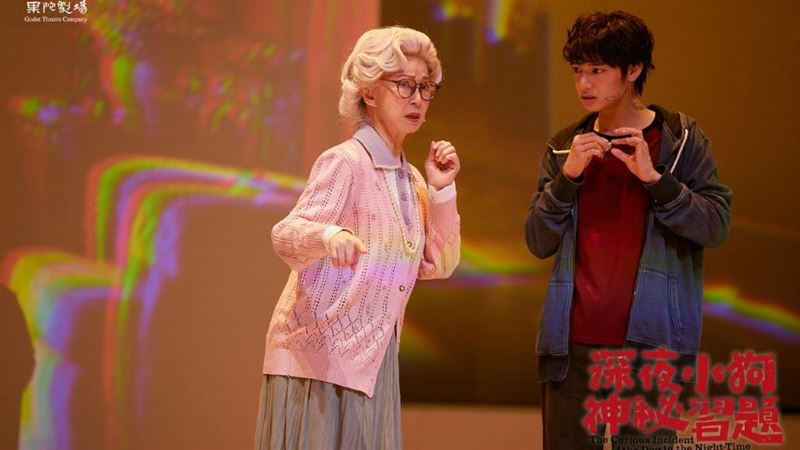 77歲李璇手心寫滿台詞！暗藏小抄不能洗手