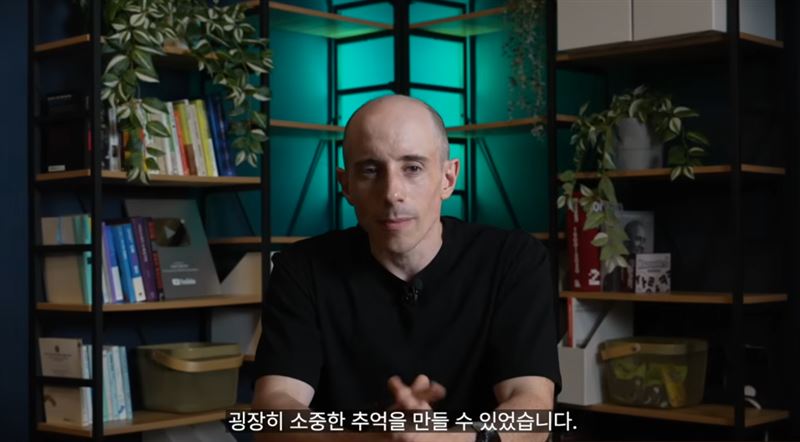 Tyler Rasch近日在影片中,宣布將結束YouTube頻道《타일러볼까요》。(圖/翻攝自타일러볼까요)