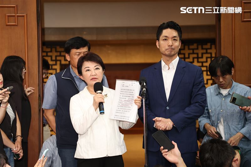 台北市長蔣萬安與台中市長盧秀燕今(21)日出席行政院召開的食安法討論會議。(圖/記者盧素梅攝影)