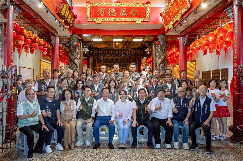 副總統蕭美琴前往「四十九庄保安宮」參拜暨揭匾(圖/總統府提供)