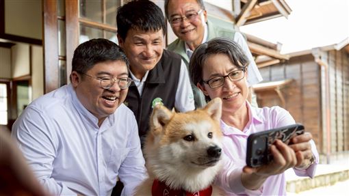 新聞封面
