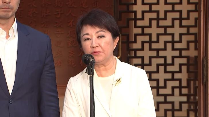 台北市長蔣萬安、台中市長盧秀燕先行離去時受訪。(圖/翻攝畫面)