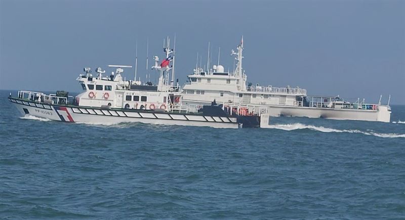 中國海警船襲擾金門,我國海巡「強勢對應」。(圖/海巡署金馬澎分署提供)