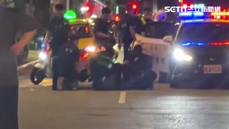 獨／嫌酒太貴！醉男摔杯遭警聯手壓制