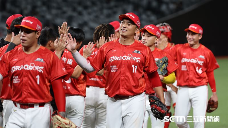 朱育賢成巨蛋王　被林智勝狂催追逐305轟
