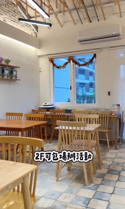 二伯曾拍影片介紹旗下咖啡廳。(圖/翻攝自IG)
