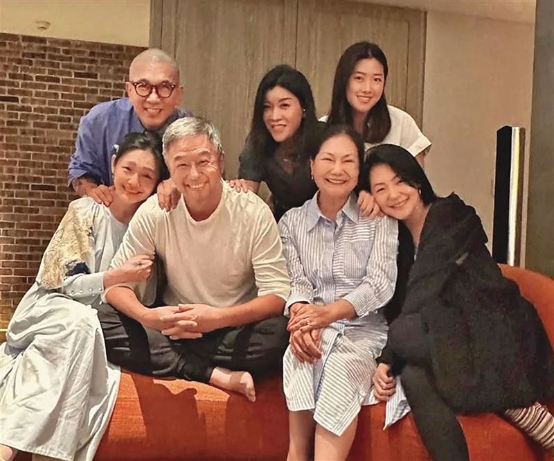 具俊曄隻身來台與大S生活,還是得努力融入徐家生活(圖/翻攝自臉書)