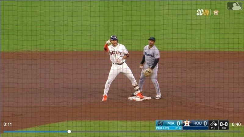 潘尼亞（Jeremy Pena）首局首打席二壘安打改判全壘打。（圖／翻攝自MLB官網）