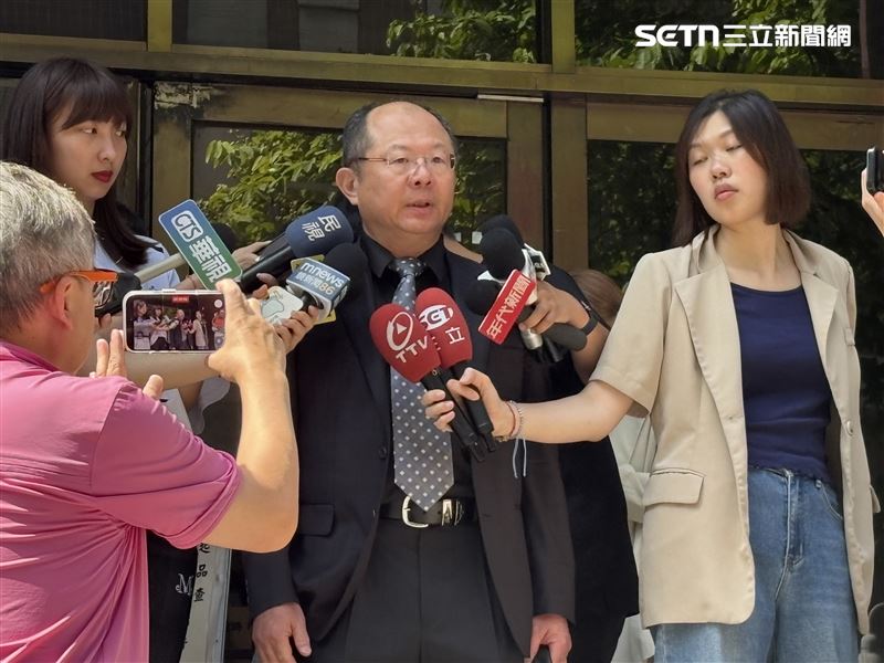 肖雷的委任律師陳亮廷表示,北院重判楊女11年2月合於預期。(圖/記者楊佩琪攝)