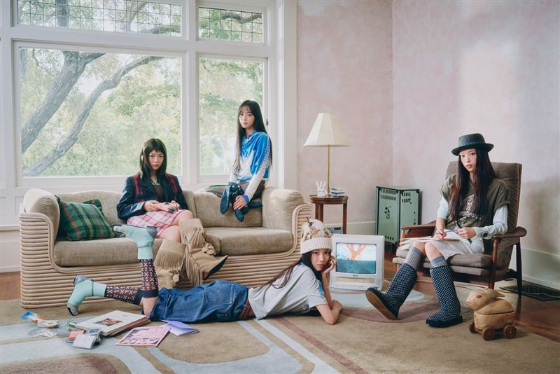 NewJeans釋出由Minji、Hanni、Haerin、Hyein四位成員合體拍攝的最新照片。（圖／翻攝自IG @newjeans_official）