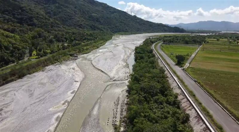 花蓮萬里溪堰塞湖溢流！縣府：請盡速遠離