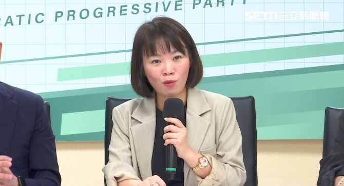 索資遭到攻擊,簡舒培表示自己會挺住,更開嗆威權獨裁的政府才沒有議員索資,蔣萬安「你到底多無能?到底多害怕?」(圖/翻攝畫面)