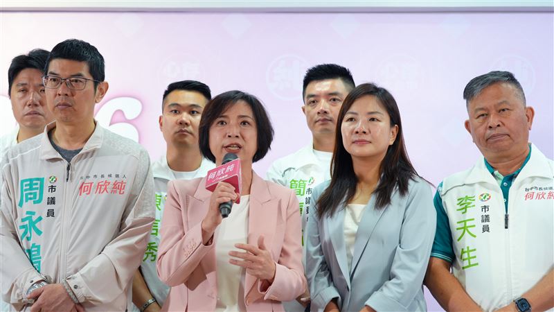 台中市長候選人何欣純今(22)偕同台中市議員參選人與苗栗縣長候選人陳品安,提出「中彰投苗保障食安共同3主張」