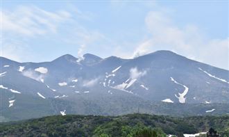 新／北海道十勝岳火山噴發！黑色濃煙竄天