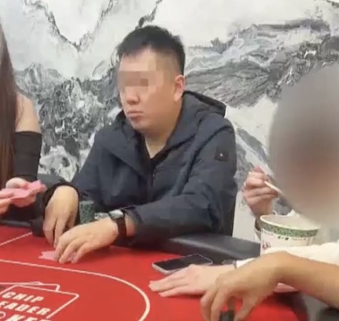 南港分局一名34歲葉姓員警遭檢舉出入德州撲克協會打牌、賭博，甚至利用職權討債。（圖／三立新聞台）