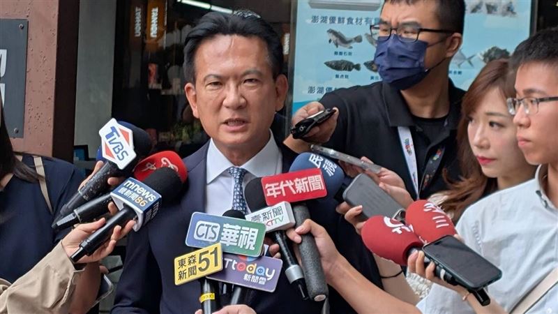 藍議員酸陳時中悠閒跑攤　綠委：有點LOW