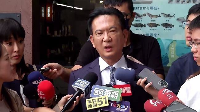 藍小雞搞半天絕食　林俊憲酸：好像減肥營