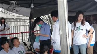 鄭麗文再探望絕食小雞　突喊：他睡得很好