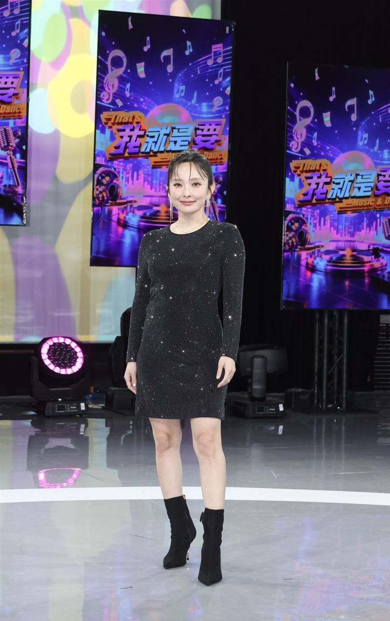 愛紗坦承私下仍與薛仕凌聯絡,不過未關心閃兵一事。(圖/記者田俊彥攝影)