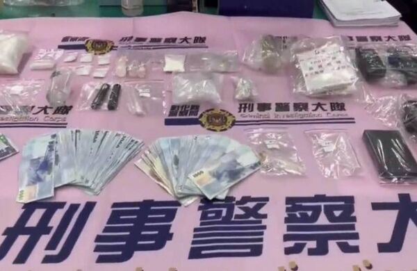 警方查扣毒品安非他命、喪屍菸彈,及用來製毒的工具。(圖/翻攝畫面)