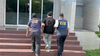 屏東當舖討債逼簽本票？警拘4人到案