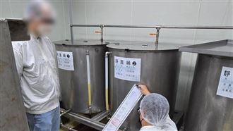 又爆苯駢芘超標　知名苦茶油近千罐流市面