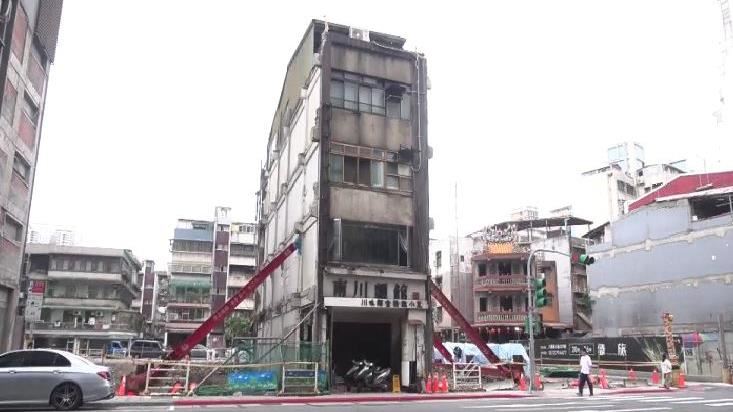 都更孤島！一棟危老矗立　屋主拒遷原因曝