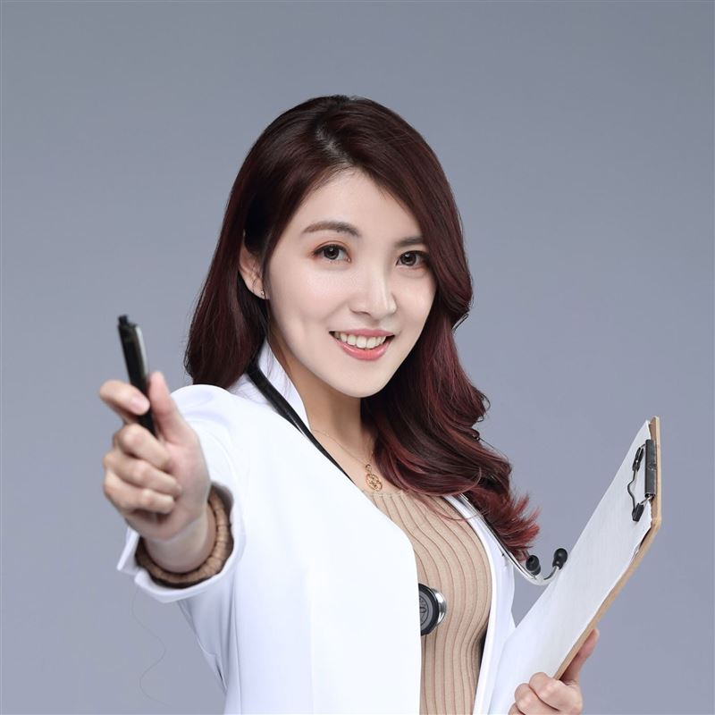 王姿允正式提告耶嫩與向日芽公司。（圖／翻攝自王姿允臉書）