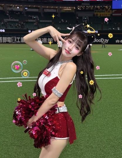 啦啦隊女神林襄親自揭開夏天跳整場不脫妝的背後秘訣。（圖／翻攝自林襄IG）