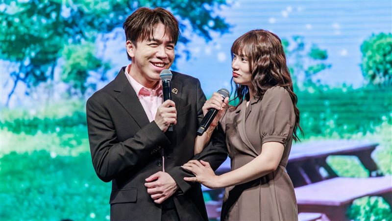 許志豪演三角戀　劈腿渣男翁鈺鈞怒揪衣領